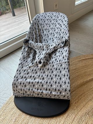 Hamaca BabyBjorn con funda de la misma marca