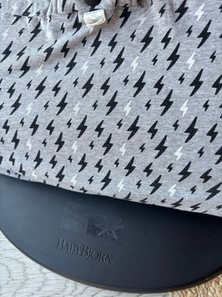 Hamaca BabyBjorn con funda de la misma marca