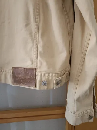 Cazadora Guess Hombre Beige Elástica