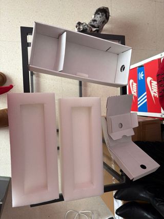 Caja Xbox One X 1TB con manuales