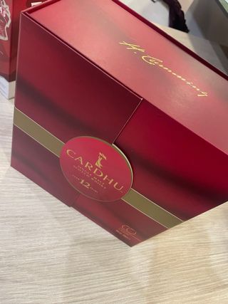 Caja Cardhu 700cl