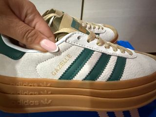 Adidas Gazelle Beige/Verde Talla 36 nuevas.
