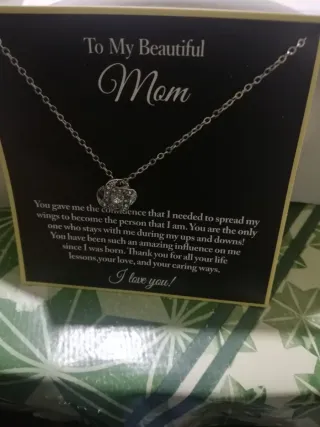 Collana nodo amore regalo mamma