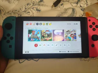 Nintendo Switch + 4 Joy-Cons + Funda