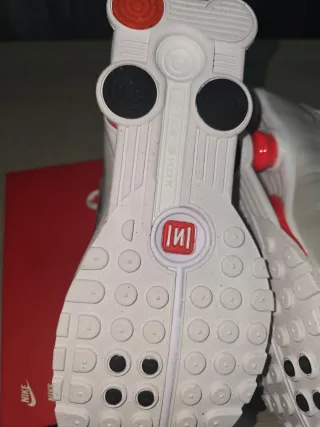 Zapatillas Nike Shox R4 Blancas y Rojas