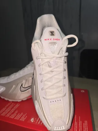 Zapatillas Nike Shox R4 Blancas y Rojas