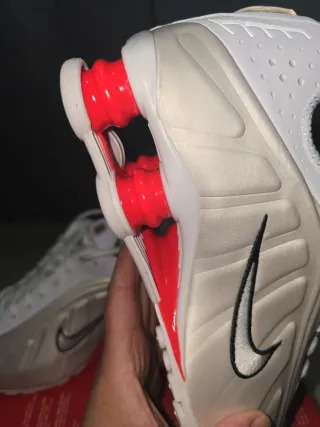 Zapatillas Nike Shox R4 Blancas y Rojas