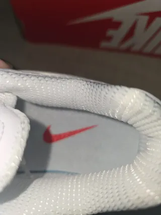 Zapatillas Nike Shox R4 Blancas y Rojas