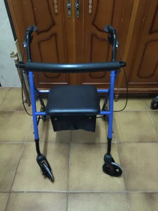 Andador azul con asiento