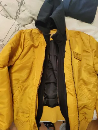 Chaqueta Alpha Industries bomber amarilla