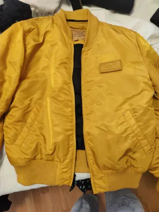 Chaqueta Alpha Industries bomber amarilla