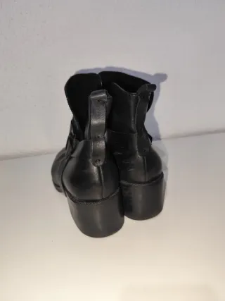 Botines negras para mujer