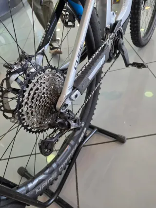 Cube Stereo Action Team