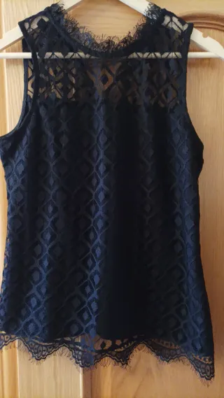 Blusa de encaje negra