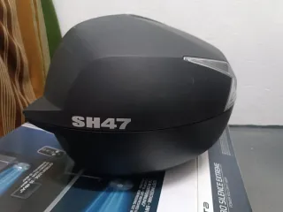 Baúl Moto SHAD SH47 Negro/Plata