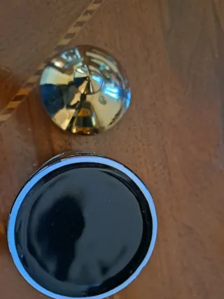 Portacandele decorativo con coperchio dorato