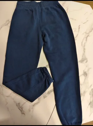 Conjunto Sudadera Zara y Pantalón Nike