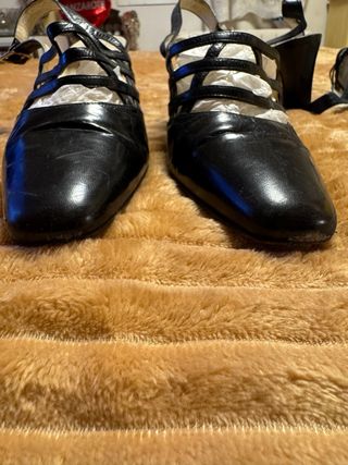 Zapatos elegantes de salón Pierre Balmain .