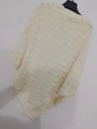 Poncho bianco panna con perline