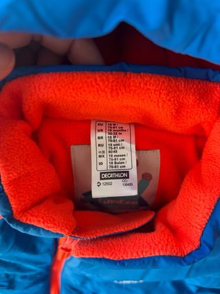 Mono esquí y nieve bebé Decathlon. Usado 1vez