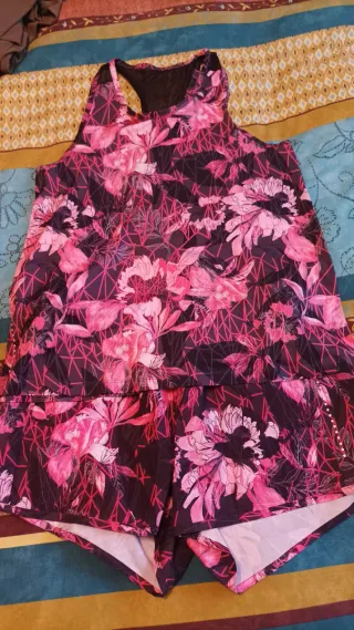 Conjunto deportivo verano floral