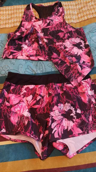 Conjunto deportivo verano floral