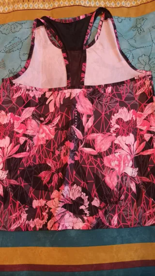 Conjunto deportivo verano floral
