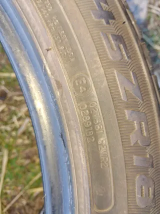 Neumáticos 235/45/18