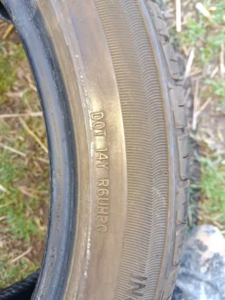 Neumáticos 235/45/18