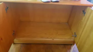 Armario pequeño de madera