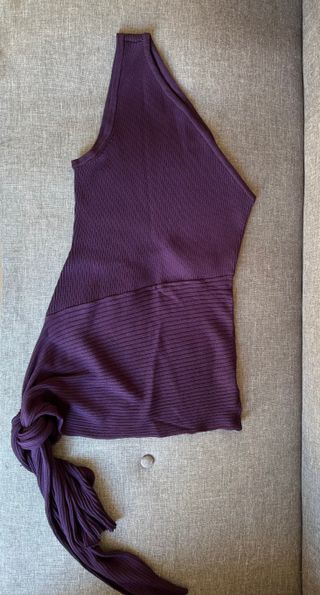 Top Ramy Brook color ciruela oscuro