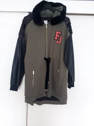 Parka Fornarina verde militar y negro