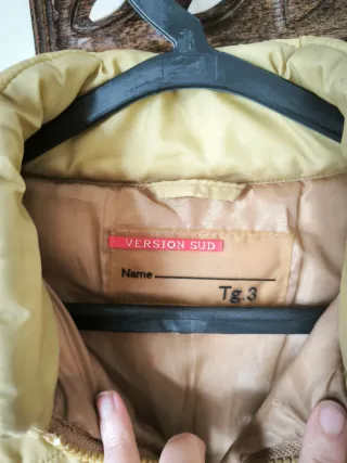 Casaco amarelo acolchoado