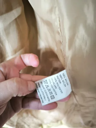 Casaco amarelo acolchoado