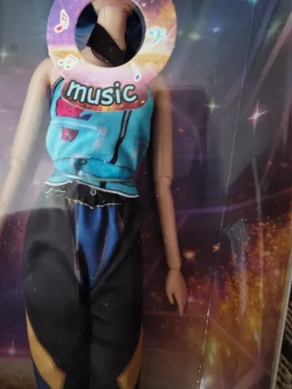 2 Muñecas K-POP diferentes.