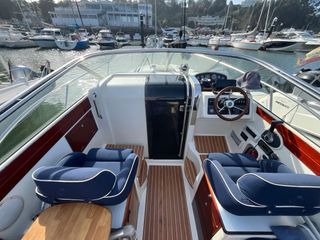 Aquador 23 HT - Motor Mercruiser 5.0 MPI