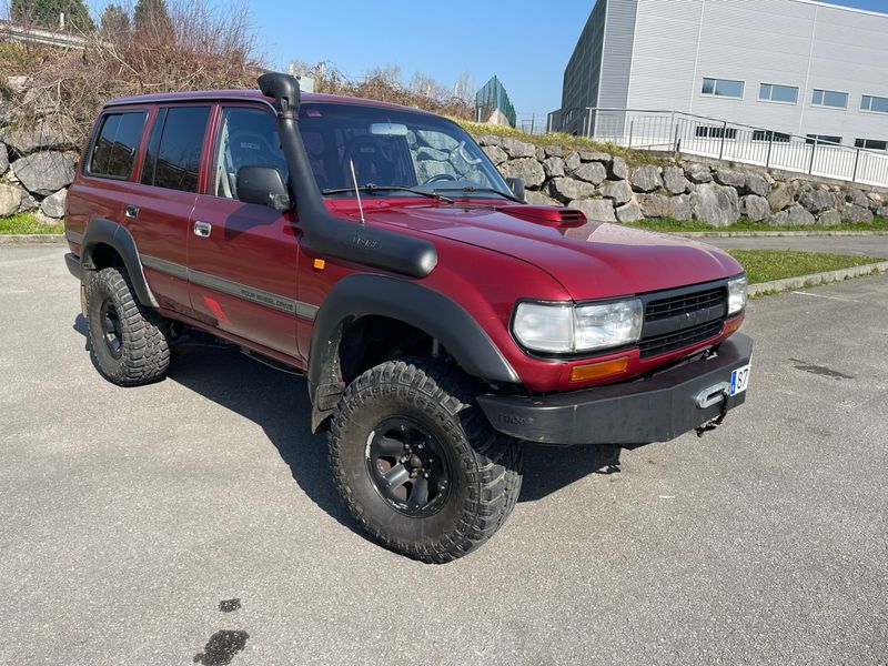 Toyota Land Cruiser - foto 1