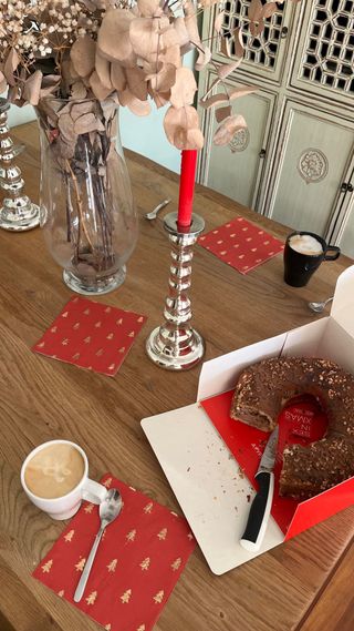 Aparador madera de ECI nuevo con etiquetas