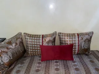 Fundas para salón doradas y rojas