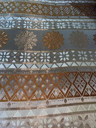 Fundas para salón doradas y rojas