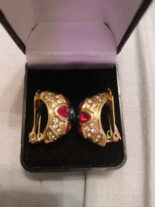 Pendientes vintage chapados con piedras