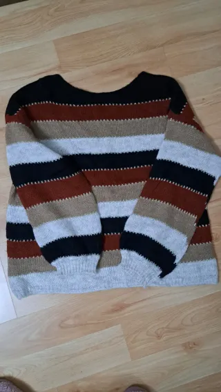 Conjunto pantalón polipiel y jersey lana