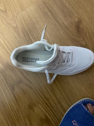 Deportivas Skechers Mujer Blancas  No hago envios