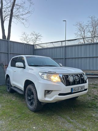 Toyota Land Cruiser 150 2021