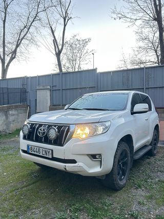 Toyota Land Cruiser 150 2021