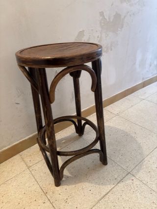 Banqueta de madera antiguo