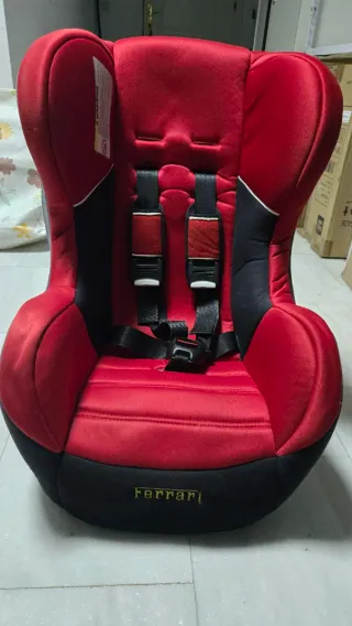 Silla de coche Ferrari roja