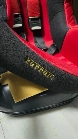 Silla de coche Ferrari roja