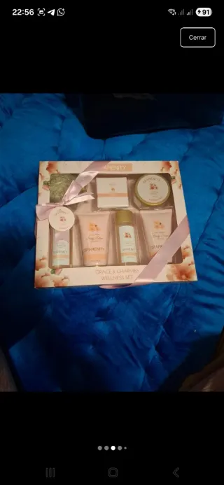 Bolso azul marino con pack regalo