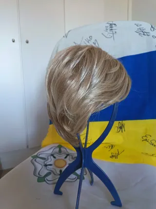 Peluca rubio natural